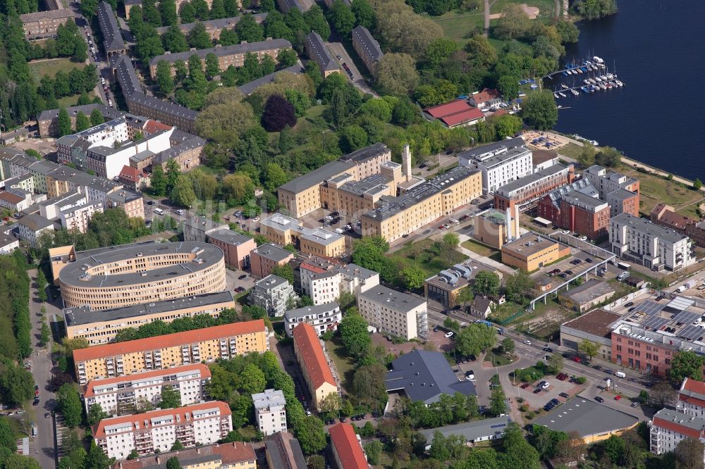 Luftaufnahme Potsdam - Stadtzentrum im Innenstadtbereich entlang der Zeppelinstraße in Potsdam im Bundesland Brandenburg, Deutschland