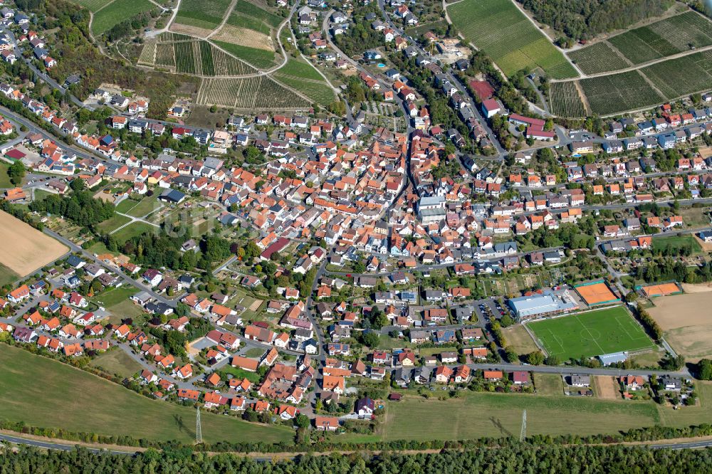 Erlenbach bei Marktheidenfeld aus der Vogelperspektive: Stadtzentrum im Innenstadtbereich in Erlenbach bei Marktheidenfeld im Bundesland Bayern, Deutschland