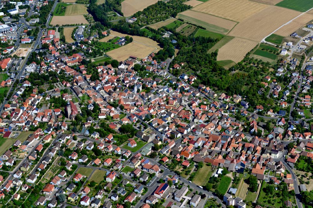 Estenfeld von oben - Stadtzentrum im Innenstadtbereich in Estenfeld im Bundesland Bayern, Deutschland