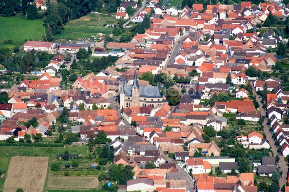 Luftaufnahme Geinsheim - Stadtzentrum im Innenstadtbereich in Geinsheim im Bundesland Rheinland-Pfalz, Deutschland