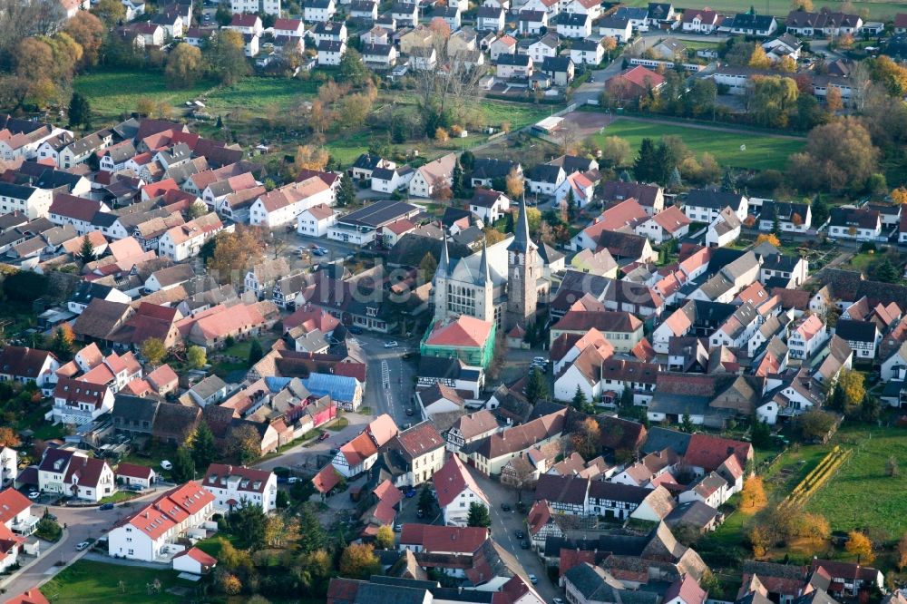 Geinsheim aus der Vogelperspektive: Stadtzentrum im Innenstadtbereich in Geinsheim im Bundesland Rheinland-Pfalz, Deutschland