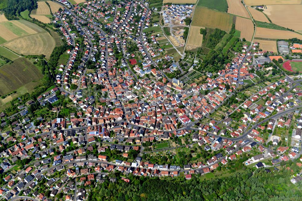 Luftaufnahme Güntersleben - Stadtzentrum im Innenstadtbereich in Güntersleben im Bundesland Bayern, Deutschland