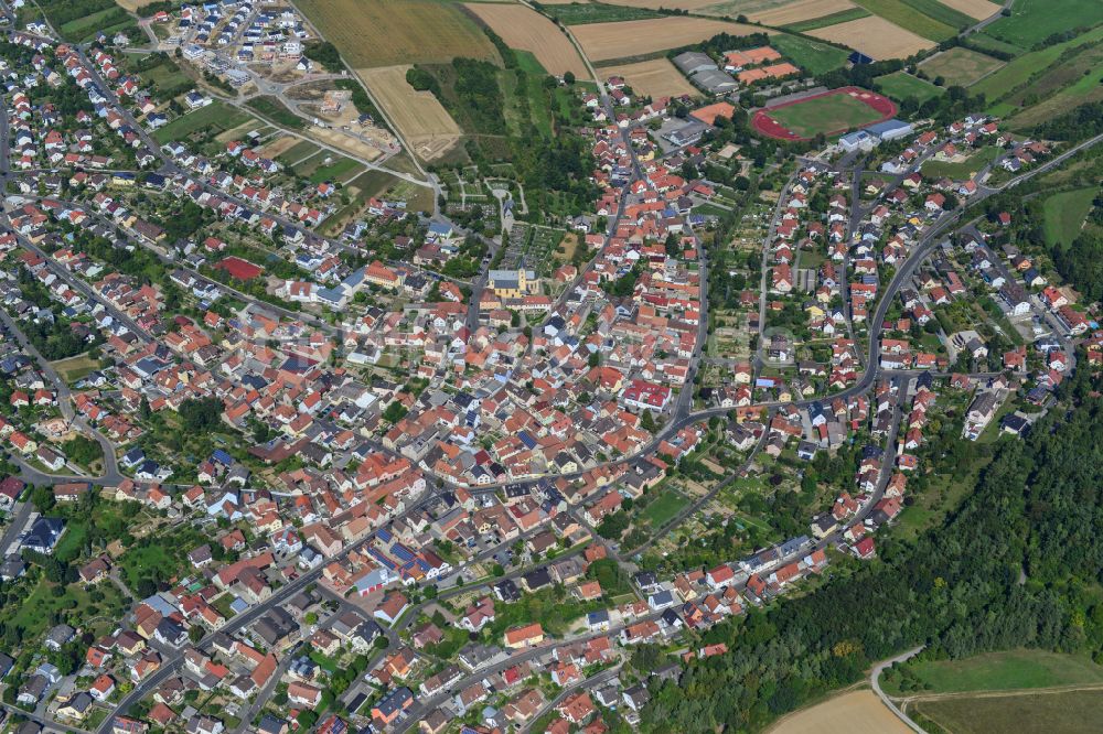Güntersleben von oben - Stadtzentrum im Innenstadtbereich in Güntersleben im Bundesland Bayern, Deutschland