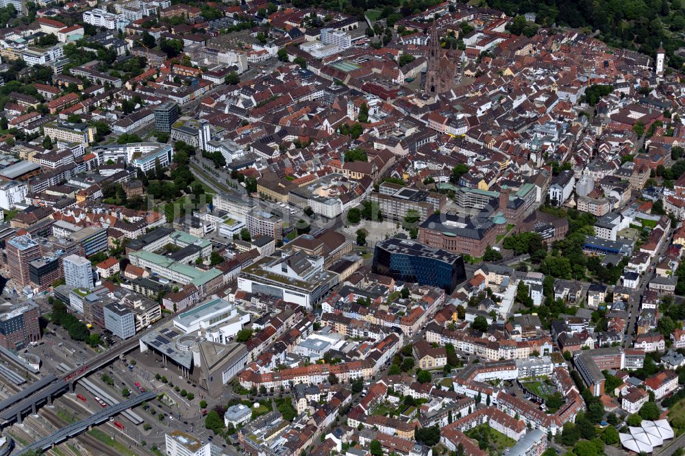 Haslach aus der Vogelperspektive: Stadtzentrum im Innenstadtbereich in Haslach im Bundesland Baden-Württemberg, Deutschland