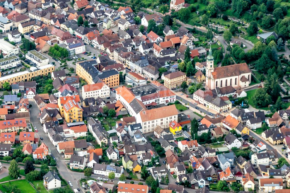 Herbolzheim von oben - Stadtzentrum im Innenstadtbereich in Herbolzheim im Bundesland Baden-Württemberg, Deutschland