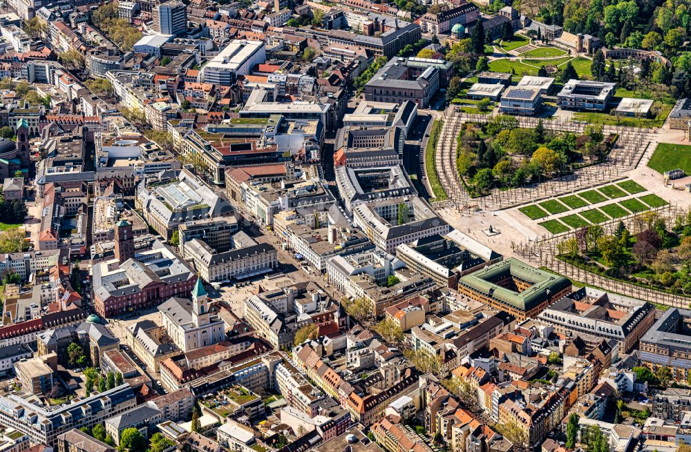 Karlsruhe aus der Vogelperspektive: Stadtzentrum im Innenstadtbereich von Karlsruhe im Bundesland Baden-Württemberg, Deutschland