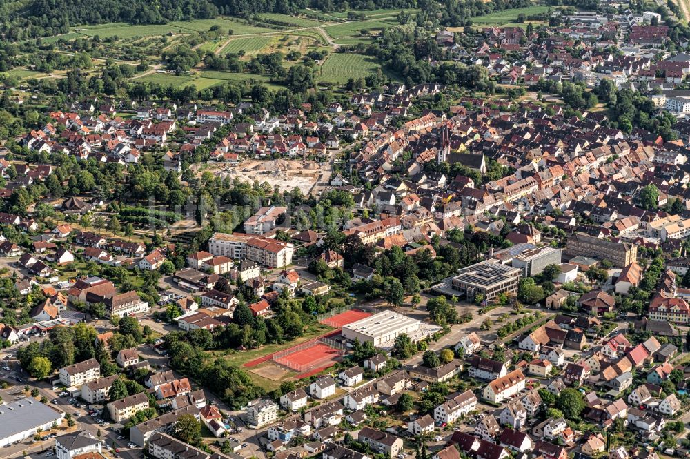 Kenzingen von oben - Stadtzentrum im Innenstadtbereich in Kenzingen im Bundesland Baden-Württemberg, Deutschland