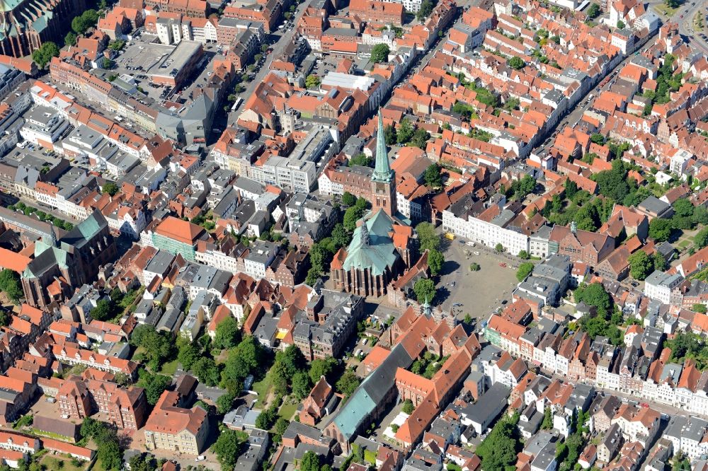 Luftbild Lübeck - Stadtzentrum im Innenstadtbereich in Lübeck im Bundesland Schleswig-Holstein