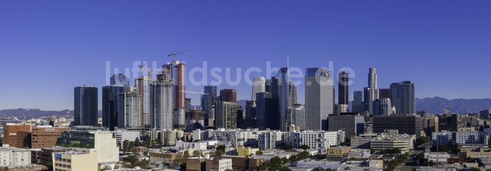 Los Angeles aus der Vogelperspektive: Stadtzentrum im Innenstadtbereich in Los Angeles in Kalifornien, USA