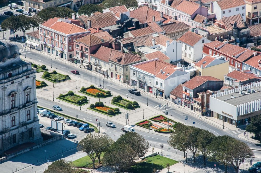 Mafra von oben - Stadtzentrum im Innenstadtbereich in Mafra in Lisboa, Portugal