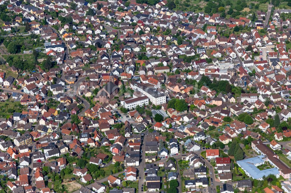 Luftaufnahme Malsch - Stadtzentrum im Innenstadtbereich in Malsch im Bundesland Baden-Württemberg, Deutschland