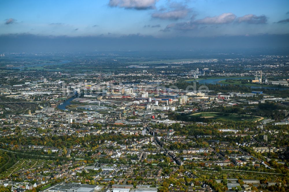 Neuss von oben - Stadtzentrum im Innenstadtbereich in Neuss im Bundesland Nordrhein-Westfalen, Deutschland