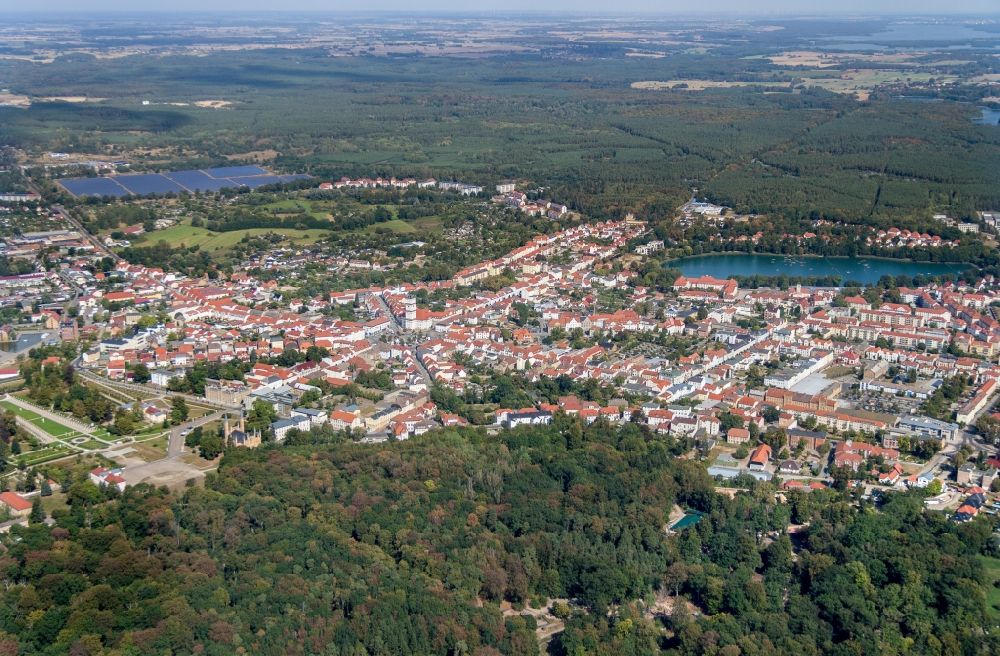 Luftbild Neustrelitz - Stadtzentrum im Innenstadtbereich in Neustrelitz im Bundesland Mecklenburg-Vorpommern
