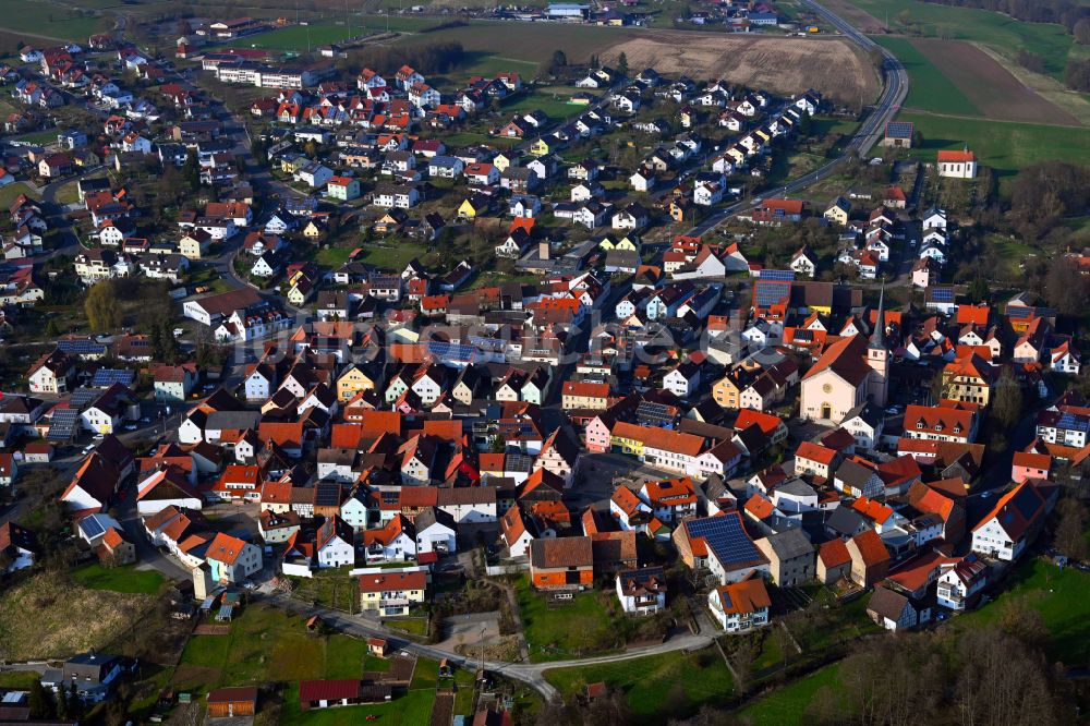 Luftaufnahme Oberthulba - Stadtzentrum im Innenstadtbereich in Oberthulba im Bundesland Bayern, Deutschland