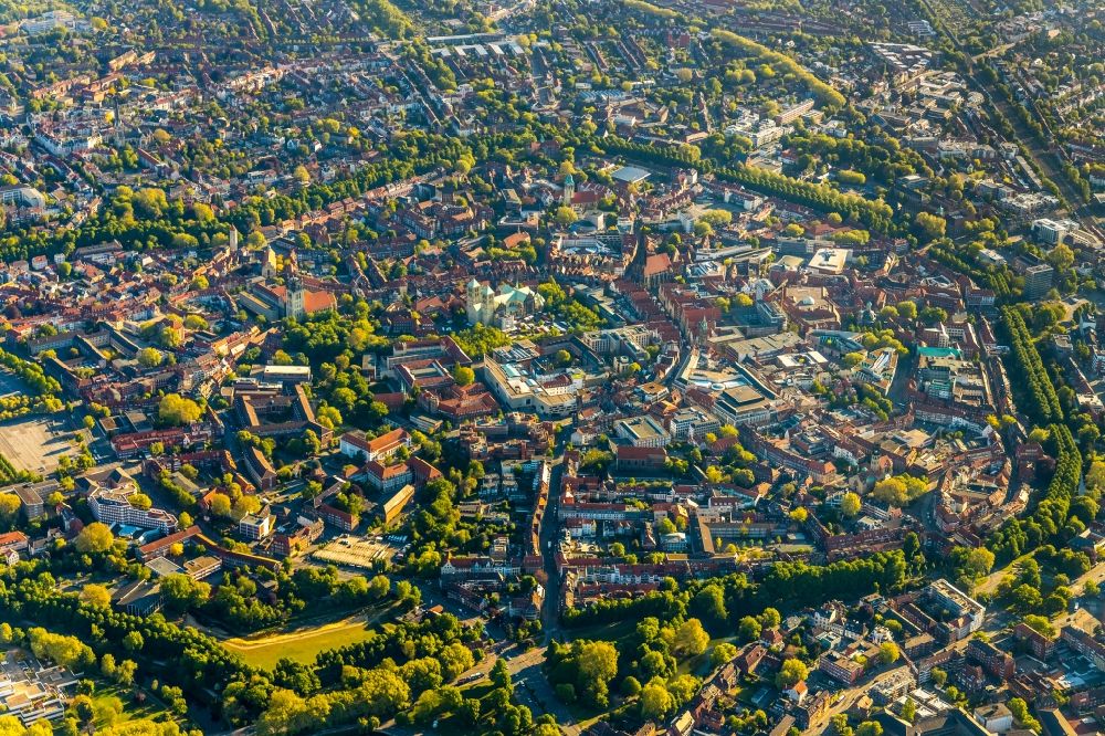 Münster von oben - Stadtzentrum im Innenstadtbereich im Ortsteil Altstadt in Münster im Bundesland Nordrhein-Westfalen, Deutschland