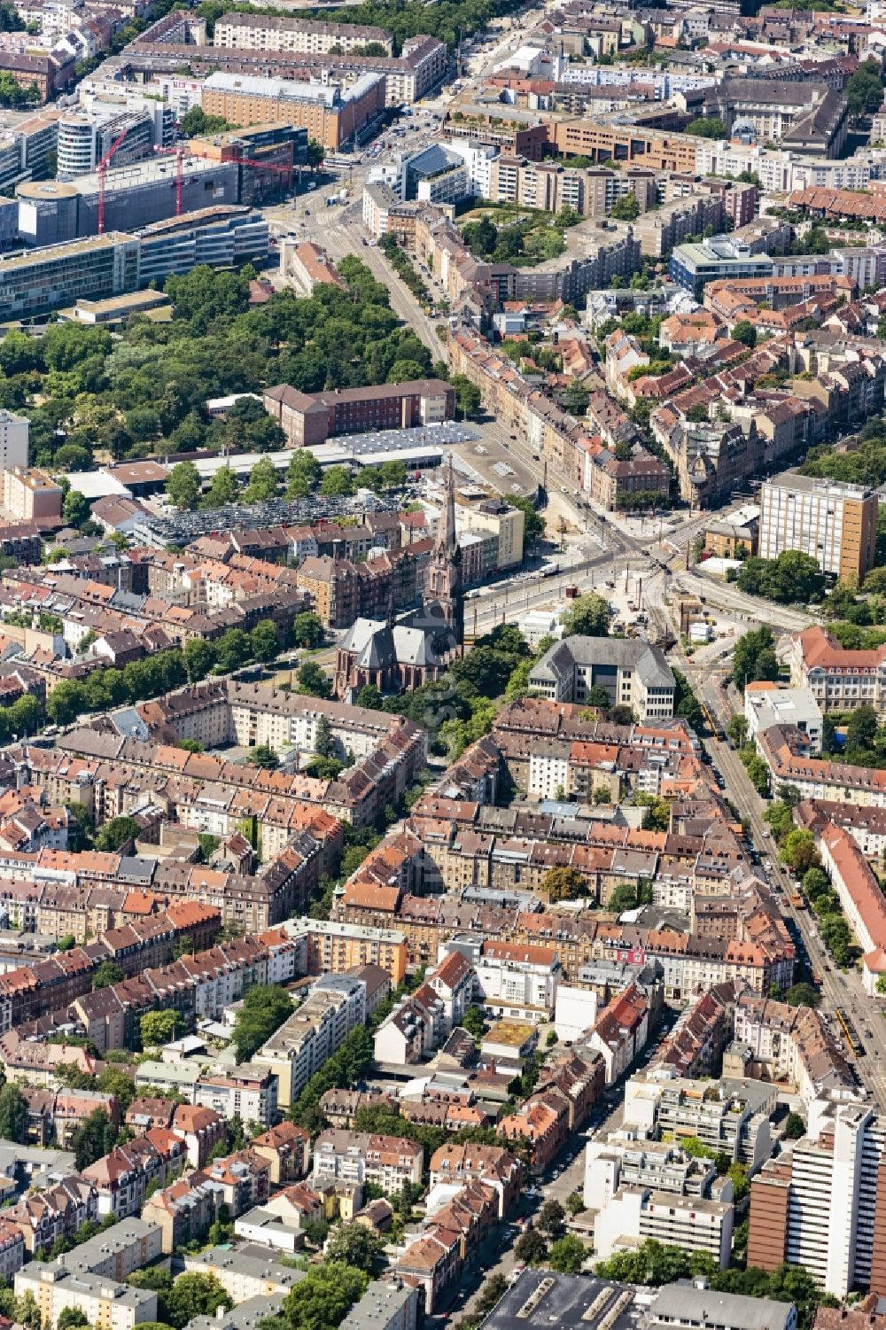 Luftaufnahme Karlsruhe - Stadtzentrum im Innenstadtbereich im Ortsteil Oststadt in Karlsruhe im Bundesland Baden-Württemberg, Deutschland