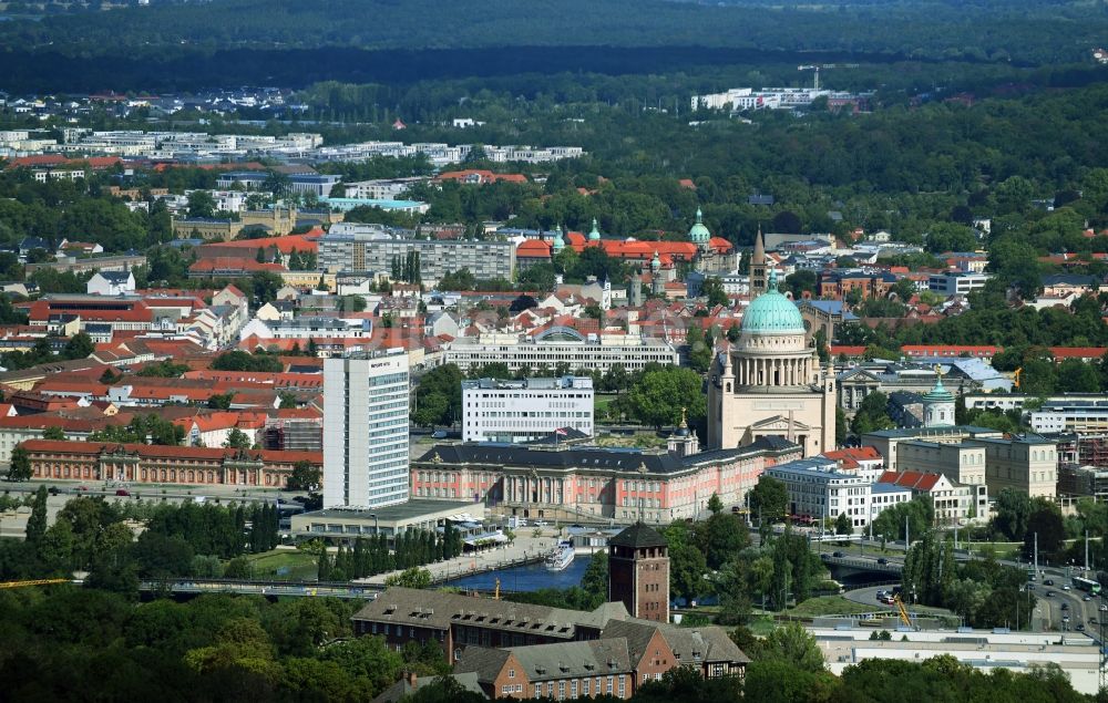 Luftaufnahme Potsdam - Stadtzentrum im Innenstadtbereich in Potsdam im Bundesland Brandenburg, Deutschland