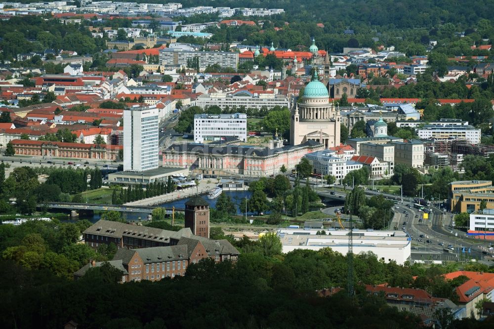 Potsdam von oben - Stadtzentrum im Innenstadtbereich in Potsdam im Bundesland Brandenburg, Deutschland