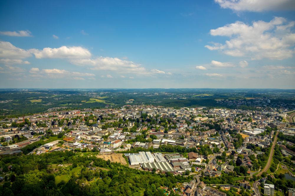 Luftaufnahme Remscheid - Stadtzentrum im Innenstadtbereich in Remscheid im Bundesland Nordrhein-Westfalen, Deutschland