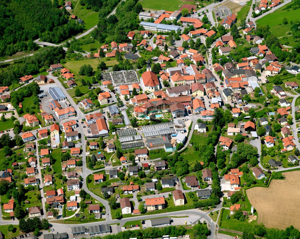 Steinerleinbach von oben - Stadtzentrum im Innenstadtbereich in Steinerleinbach im Bundesland Bayern, Deutschland