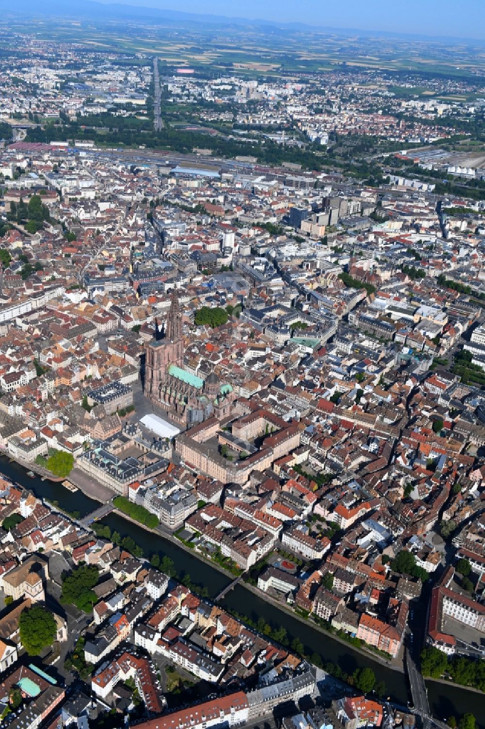 Strasbourg - Straßburg von oben - Stadtzentrum im Innenstadtbereich in Strasbourg - Straßburg in Grand Est, Frankreich