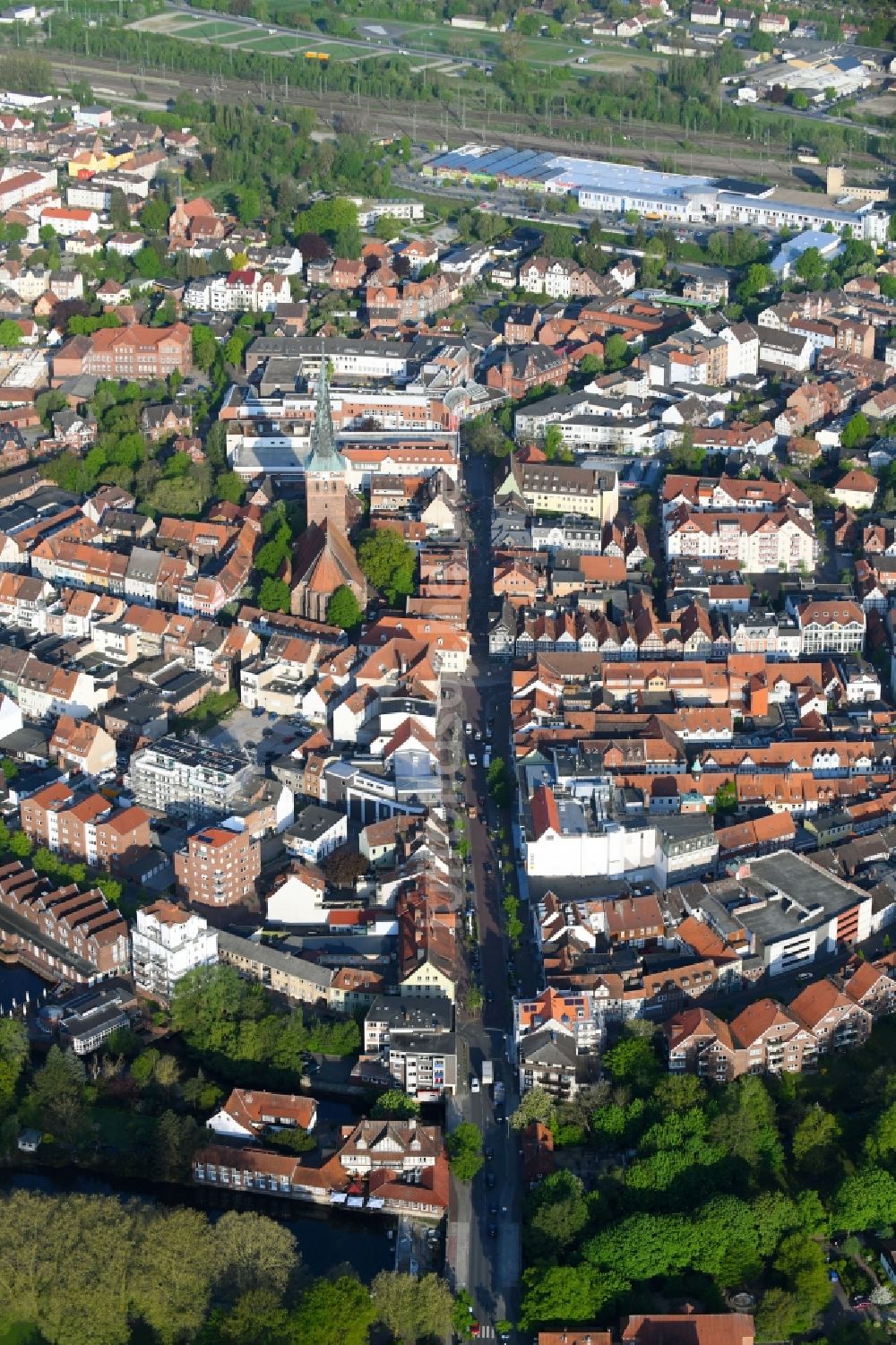 Luftaufnahme Uelzen - Stadtzentrum im Innenstadtbereich in Uelzen im Bundesland Niedersachsen, Deutschland