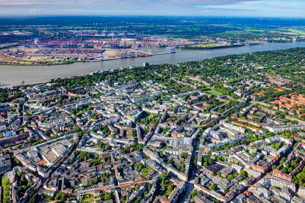 Luftaufnahme Hamburg - Stadtzentrum im Innenstadtbereich am Ufer des Flußverlaufes der Elbe in Hamburg, Deutschland