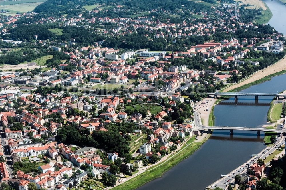 Luftaufnahme Meißen - Stadtzentrum im Innenstadtbereich am Ufer des Flußverlaufes der Elbe in Meißen im Bundesland Sachsen