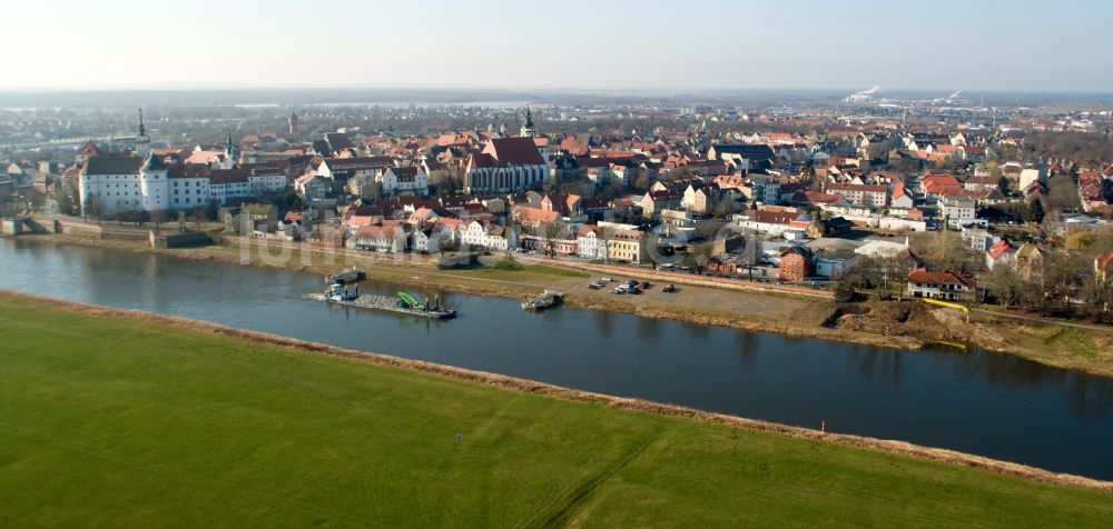 Luftbild Torgau - Stadtzentrum im Innenstadtbereich am Ufer des Flußverlaufes der Elbe in Torgau im Bundesland Sachsen, Deutschland