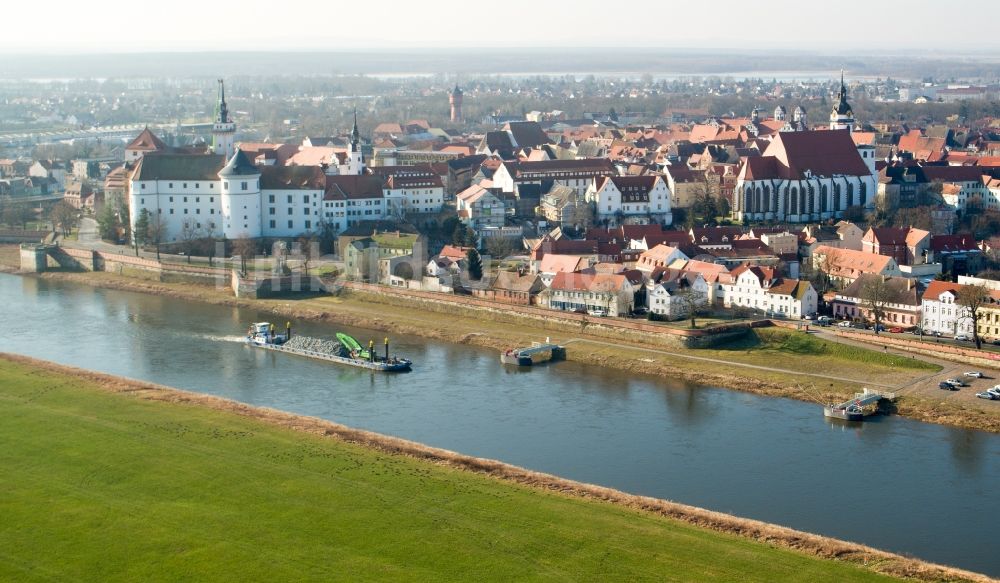 Luftbild Torgau - Stadtzentrum im Innenstadtbereich am Ufer des Flußverlaufes der Elbe in Torgau im Bundesland Sachsen, Deutschland