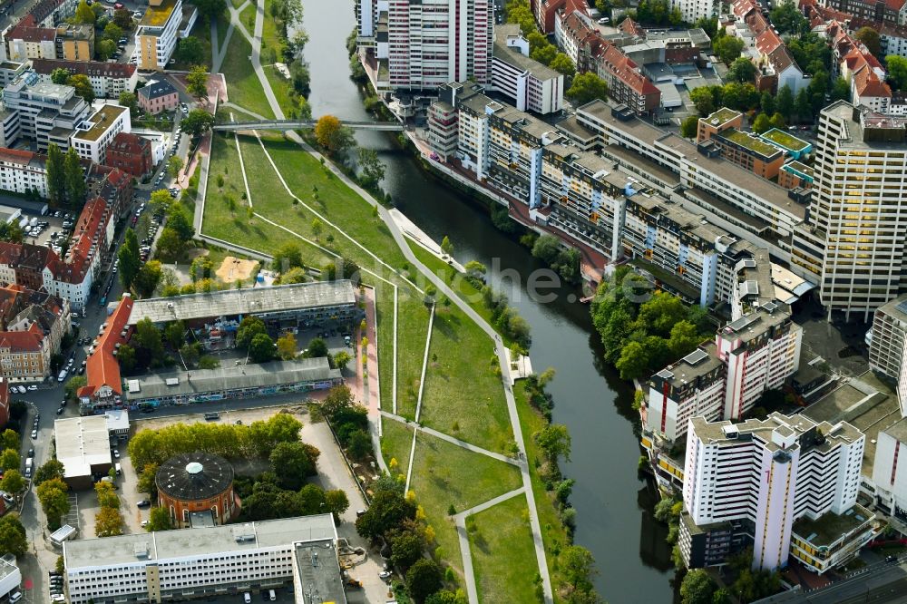 Luftbild Hannover - Stadtzentrum im Innenstadtbereich am Ufer des Flußverlaufes der Ihme in Hannover im Bundesland Niedersachsen, Deutschland