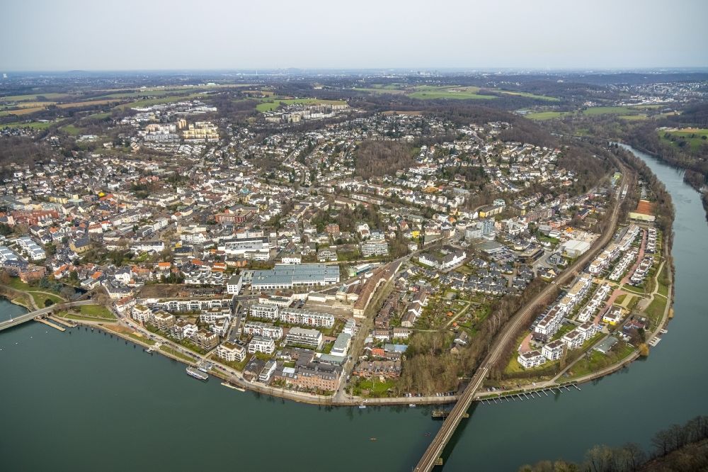Luftbild Kettwig - Stadtzentrum im Innenstadtbereich am Ufer des Flußverlaufes Ruhr in Kettwig im Bundesland Nordrhein-Westfalen