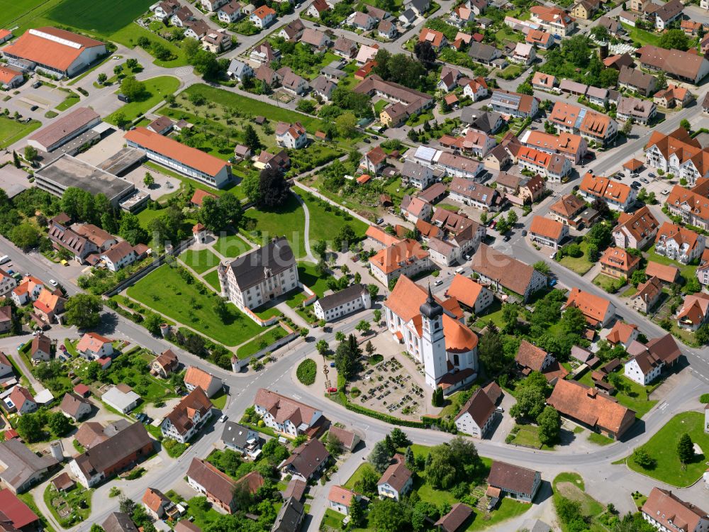 Ummendorf von oben - Stadtzentrum im Innenstadtbereich in Ummendorf im Bundesland Baden-Württemberg, Deutschland