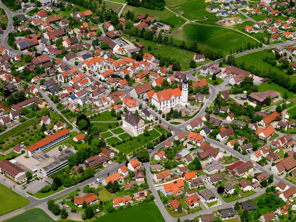 Ummendorf aus der Vogelperspektive: Stadtzentrum im Innenstadtbereich in Ummendorf im Bundesland Baden-Württemberg, Deutschland