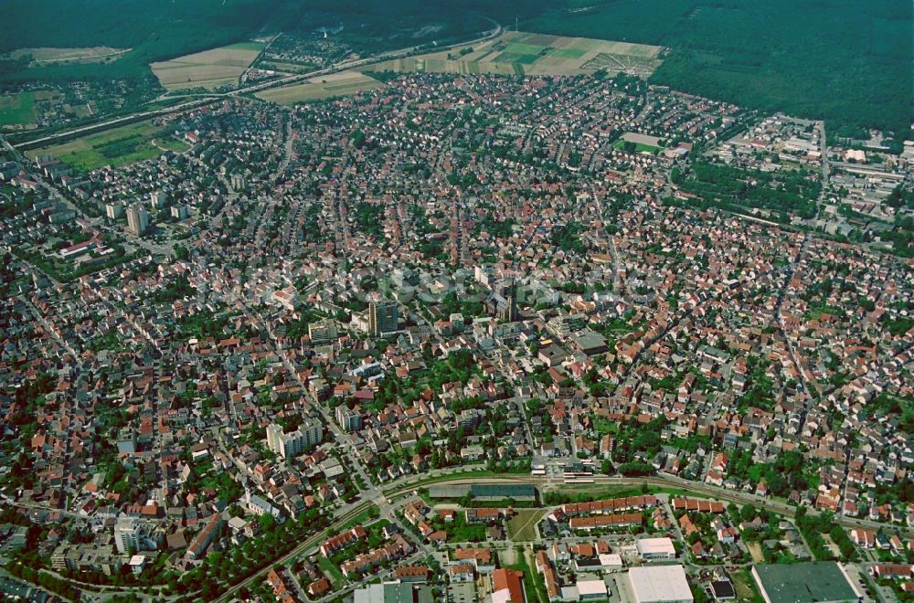 Viernheim von oben - Stadtzentrum im Innenstadtbereich in Viernheim im Bundesland Hessen, Deutschland