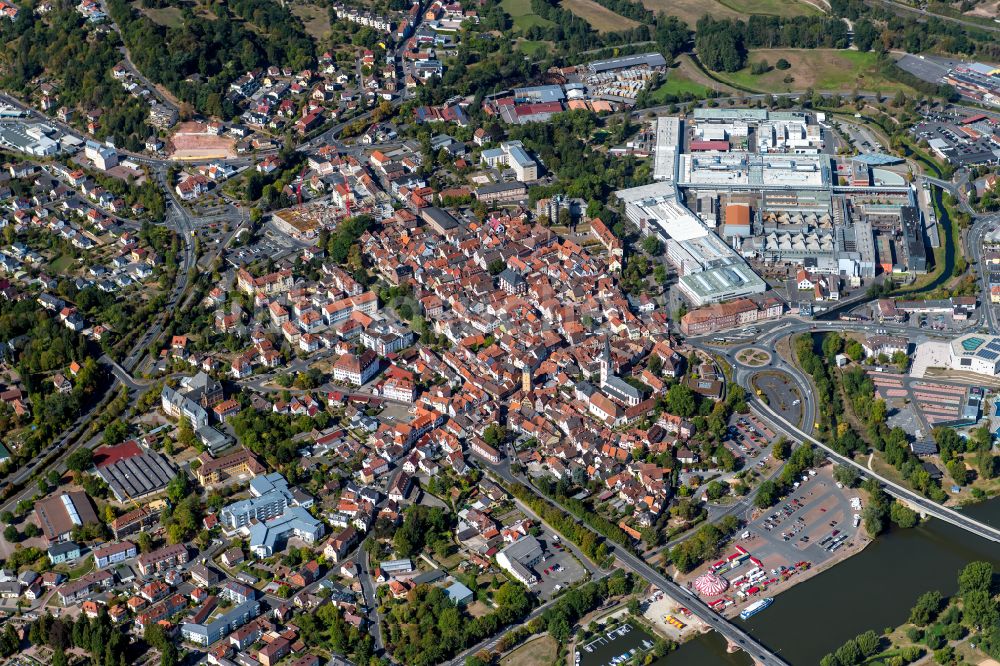 Wombach aus der Vogelperspektive: Stadtzentrum im Innenstadtbereich in Wombach im Bundesland Bayern, Deutschland