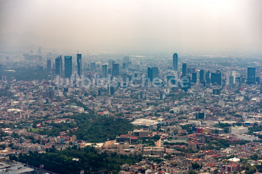 Luftbild Ciudad de Mexico - Stadtzentrum mit der Skyline im Innenstadtbereich in Ciudad de Mexico in Mexiko