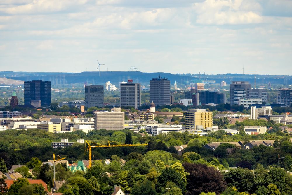 Essen von oben - Stadtzentrum mit der Skyline im Innenstadtbereich in Essen im Bundesland Nordrhein-Westfalen, Deutschland