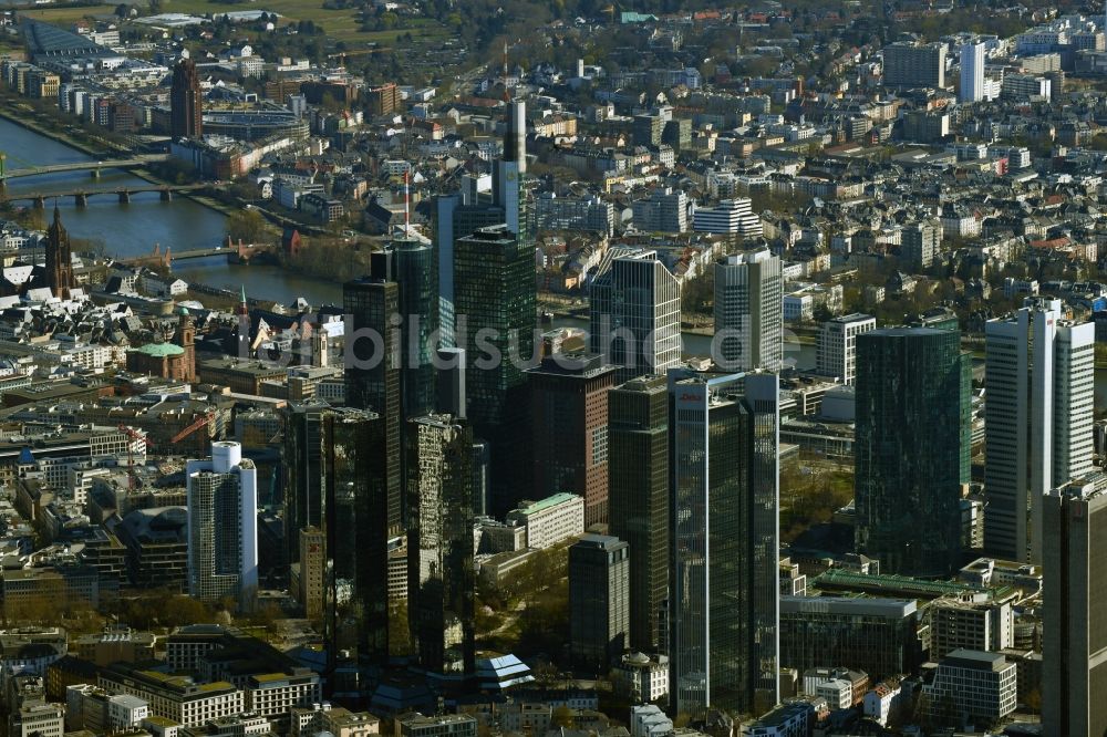 Luftaufnahme Frankfurt am Main - Stadtzentrum mit der Skyline im Innenstadtbereich in Frankfurt am Main im Bundesland Hessen, Deutschland