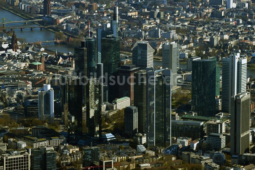Frankfurt am Main von oben - Stadtzentrum mit der Skyline im Innenstadtbereich in Frankfurt am Main im Bundesland Hessen, Deutschland
