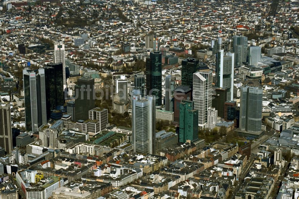 Frankfurt am Main von oben - Stadtzentrum mit der Skyline im Innenstadtbereich in Frankfurt am Main im Bundesland Hessen, Deutschland
