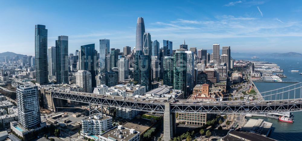 Luftbild San Francisco - Stadtzentrum mit der Skyline im Innenstadtbereich in San Francisco in Kalifornien, USA