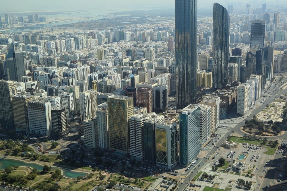 Luftbild Abu Dhabi - Stadtzentrum mit der Skyline im Innenstadtbereich World Trade Center in Abu Dhabi in Vereinigte Arabische Emirate