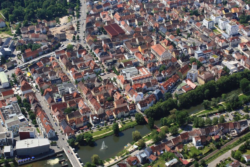 Luftaufnahme Tuttlingen - Stadtzentrum im Stadtgebiet von Tuttlingen im Bundesland Baden-Württemberg