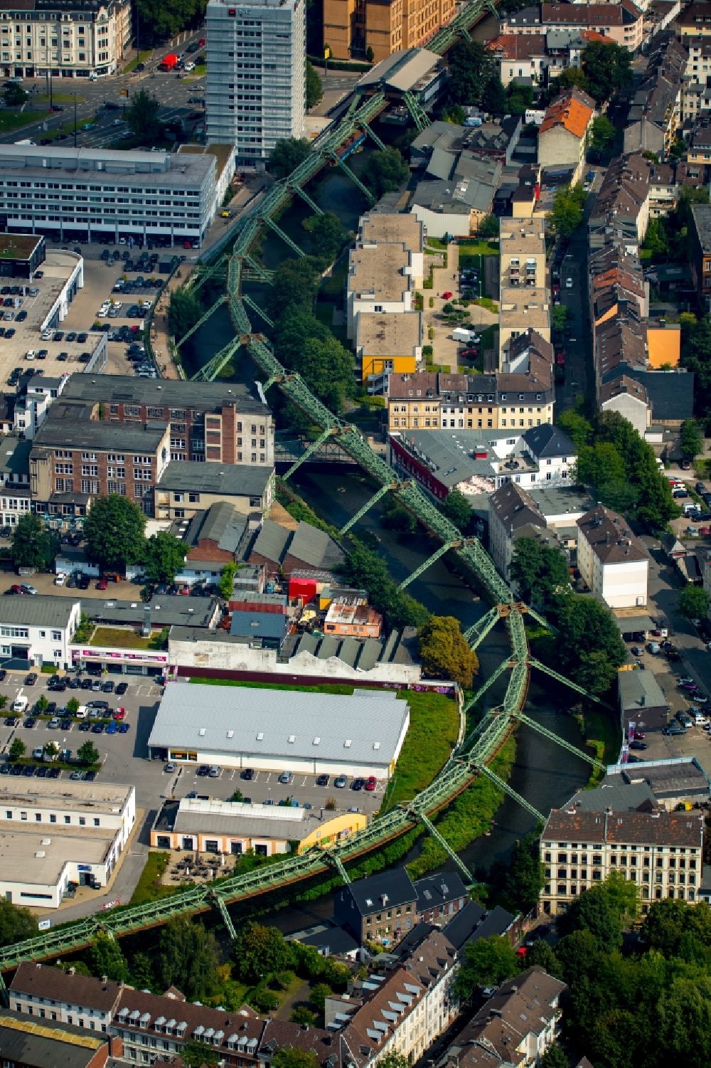 Wuppertal von oben - Stahlgerüst der Wuppertaler Schwebebahn in Wuppertal im Bundesland Nordrhein-Westfalen