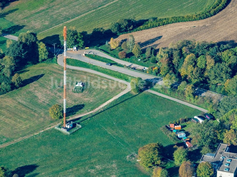 Luftbild Freiburg im Breisgau - Stahlmast- Funkturm und Sendeanlage als Grundnetzsender in Freiburg im Breisgau im Bundesland Baden-Württemberg, Deutschland