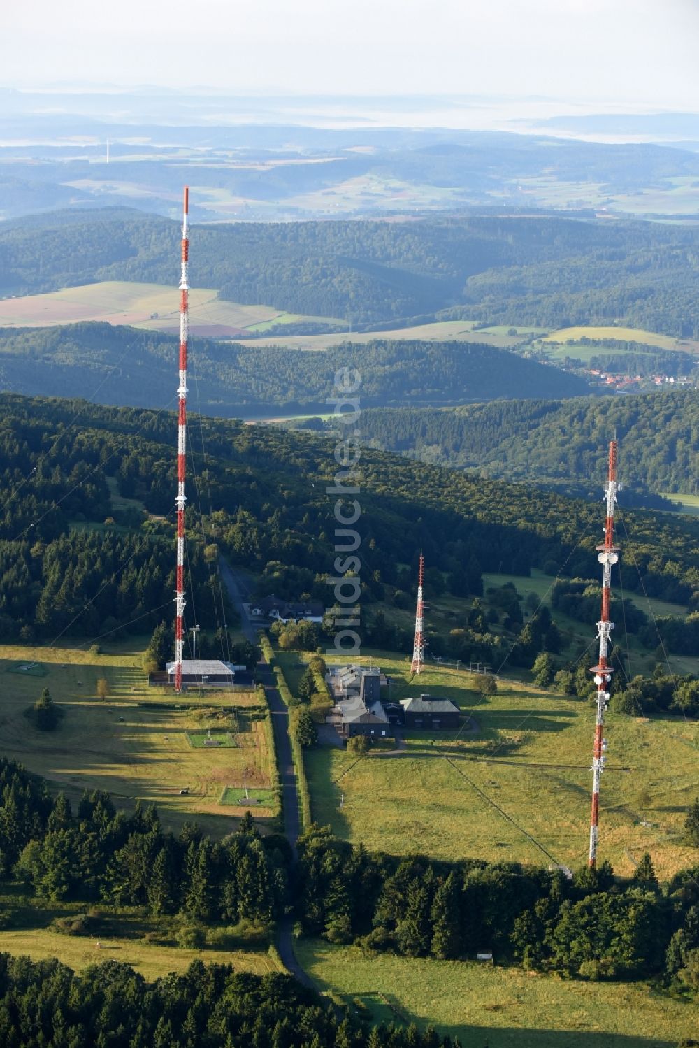 Luftbild Hessisch Lichtenau - Stahlmast- Funkturm und Sendeanlage als Grundnetzsender Hoher Meißner in Hessisch Lichtenau im Bundesland Hessen, Deutschland