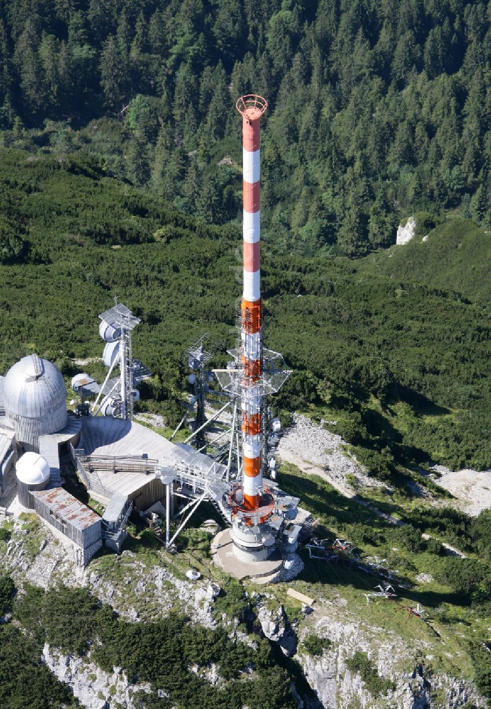 Luftbild Bayrischzell - Stahlmast- Funkturm und Sendeanlage als Grundnetzsender Sender Wendelstein in Bayrischzell im Bundesland Bayern, Deutschland