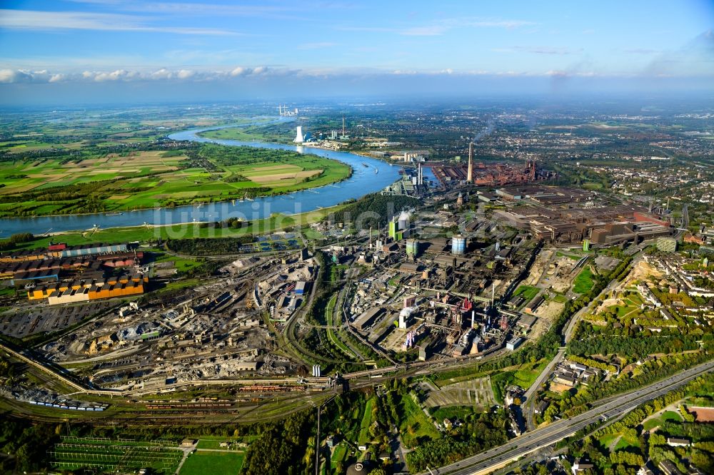 Duisburg aus der Vogelperspektive: Stahlwerk der Thyssen Beeckerwerth in Duisburg im Bundesland Nordrhein-Westfalen