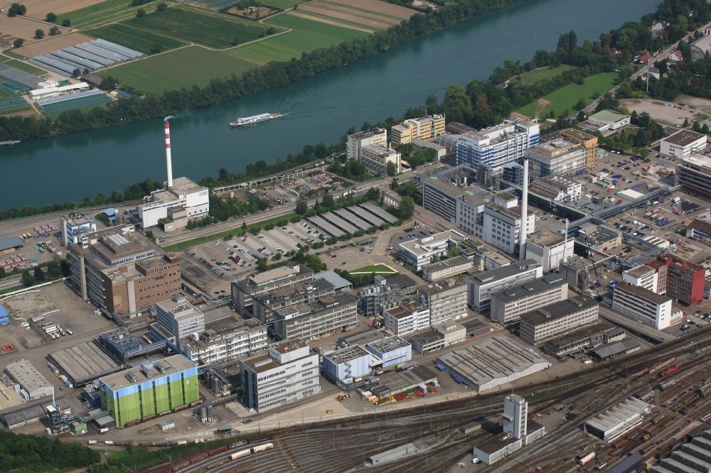 Muttenz von oben - Standort des Industrieparks Infrapark-Baselland AG in Muttenz im Kanton Basel-Landschaft, Schweiz